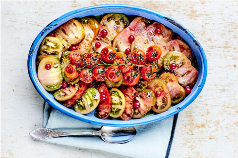 Tomatsalat med stegte tomater, ribs, sommer olivenolie og eddike fra Oliviers & Co