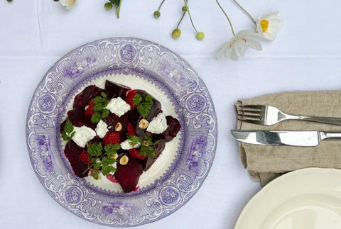 Rustik rødbedesalat med hindbærvinaigrette og ristede hasselnødder, opskrift, Oliviers og Co